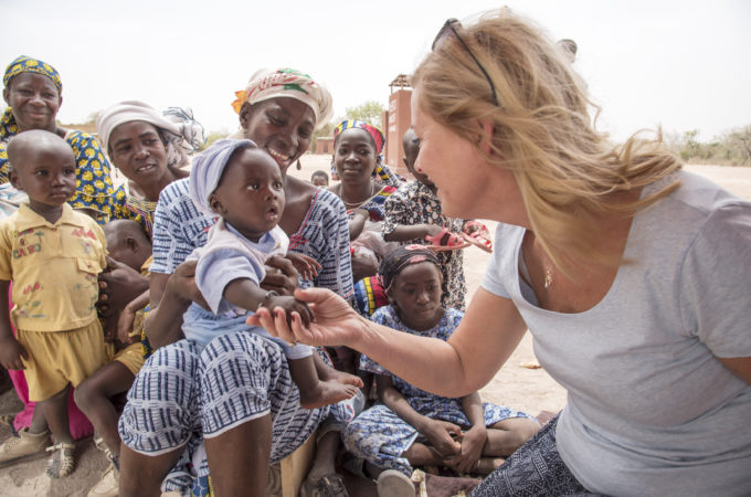 Vi delte ut nødhjelp i Mali, Afrika med Unicef og Bjørn Kjos med Norwegian.